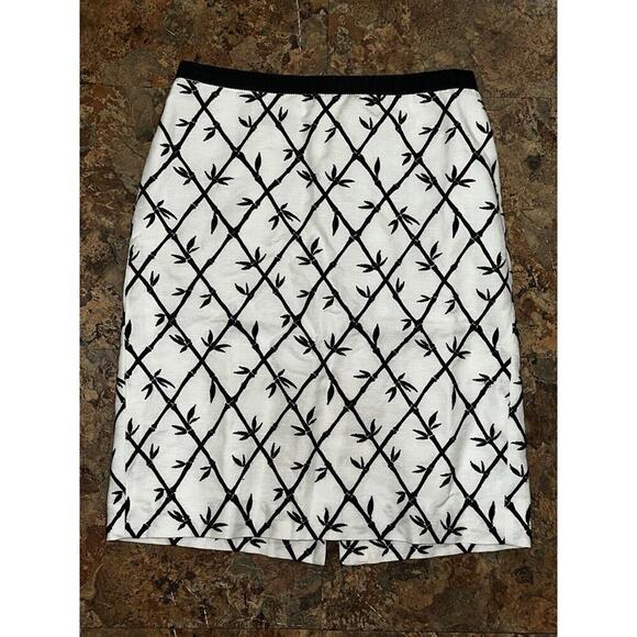 Talbots Linen Blend Lined Embroidered Skirt Size 2 Petite - Picture 3 of 9